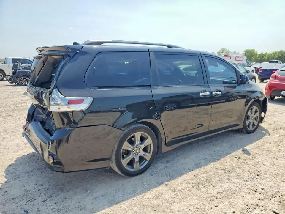2018 TOYOTA SIENNA SE 8-PASSENGER  