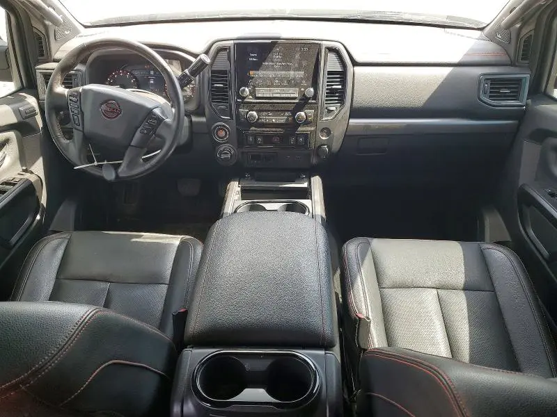 2024 NISSAN TITAN SV  