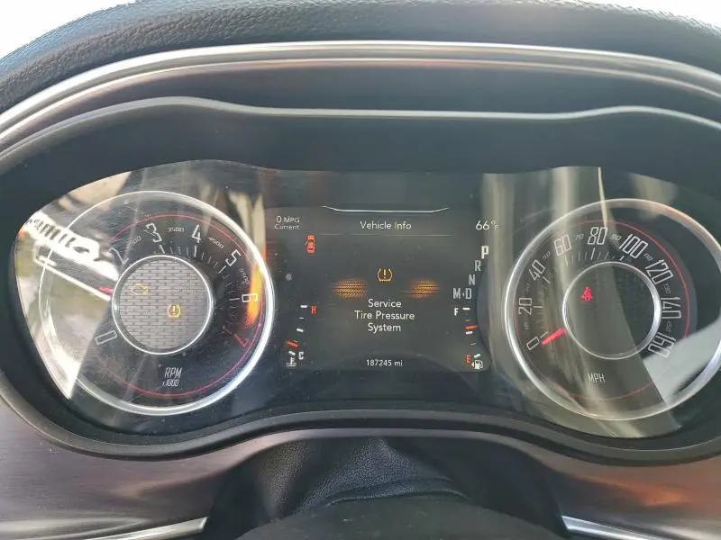 2016 DODGE CHALLENGER SXT  