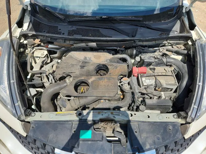 2015 NISSAN JUKE SV  