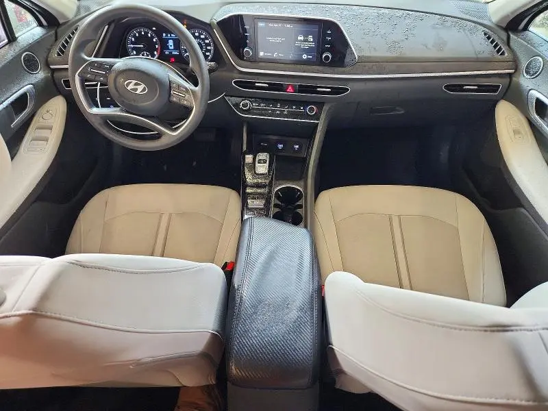 2023 HYUNDAI SONATA SE  