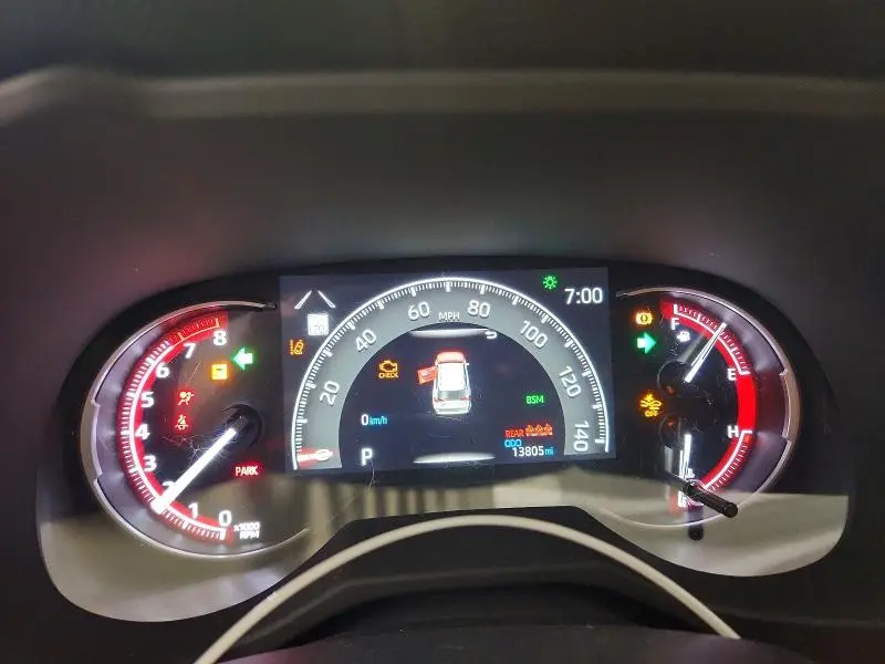 2025 TOYOTA RAV4 XLE PREMIUM  