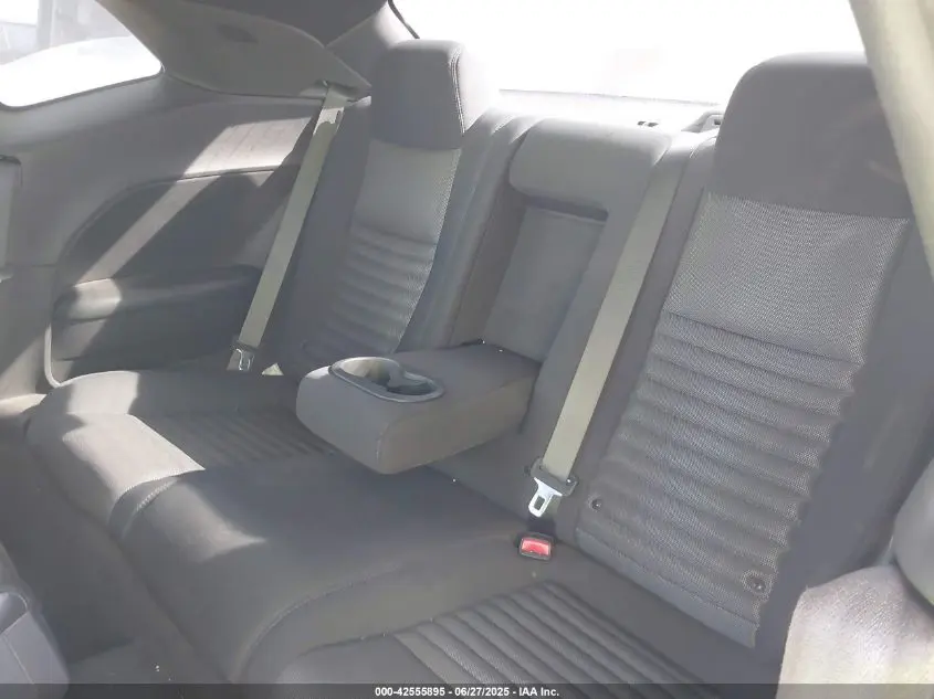 2013 DODGE CHALLENGER SXT