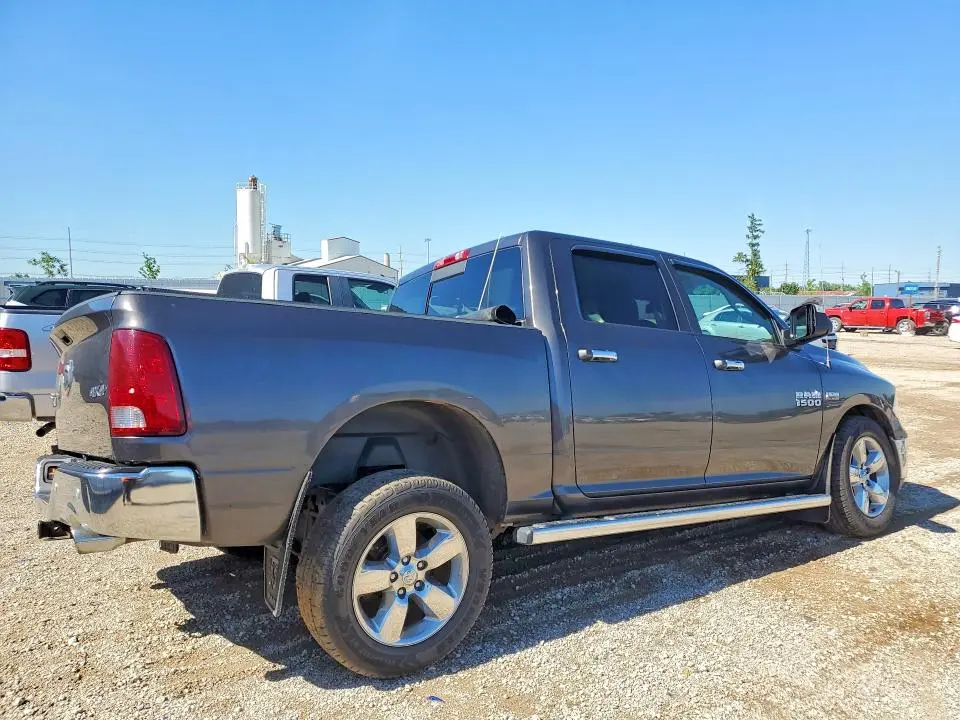 2017 RAM 1500 SLT  