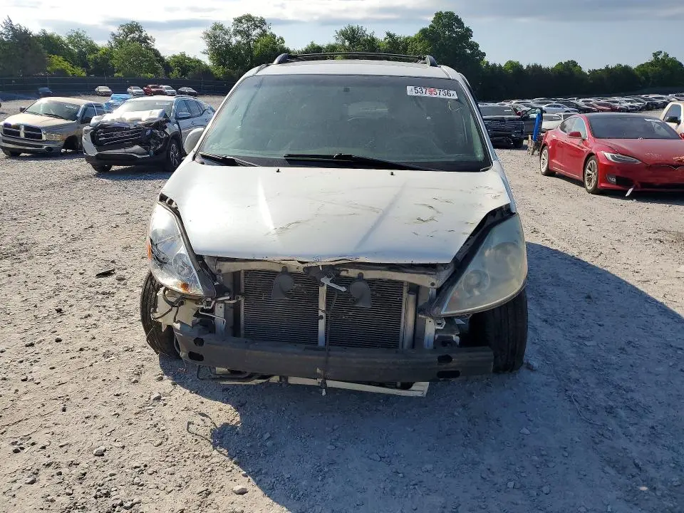 2010 TOYOTA SIENNA XLE  