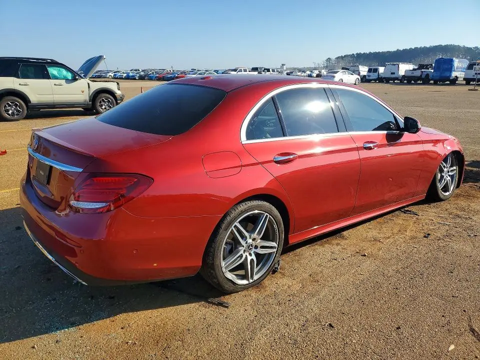 2019 MERCEDES-BENZ E 300  