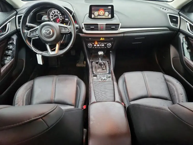 2017 MAZDA 3 TOURING  