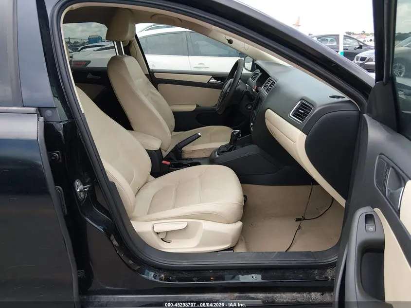 2012 VOLKSWAGEN JETTA 2.5L SE