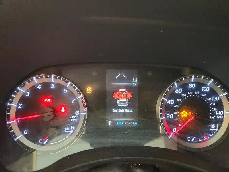 2021 TOYOTA HIGHLANDER LE  