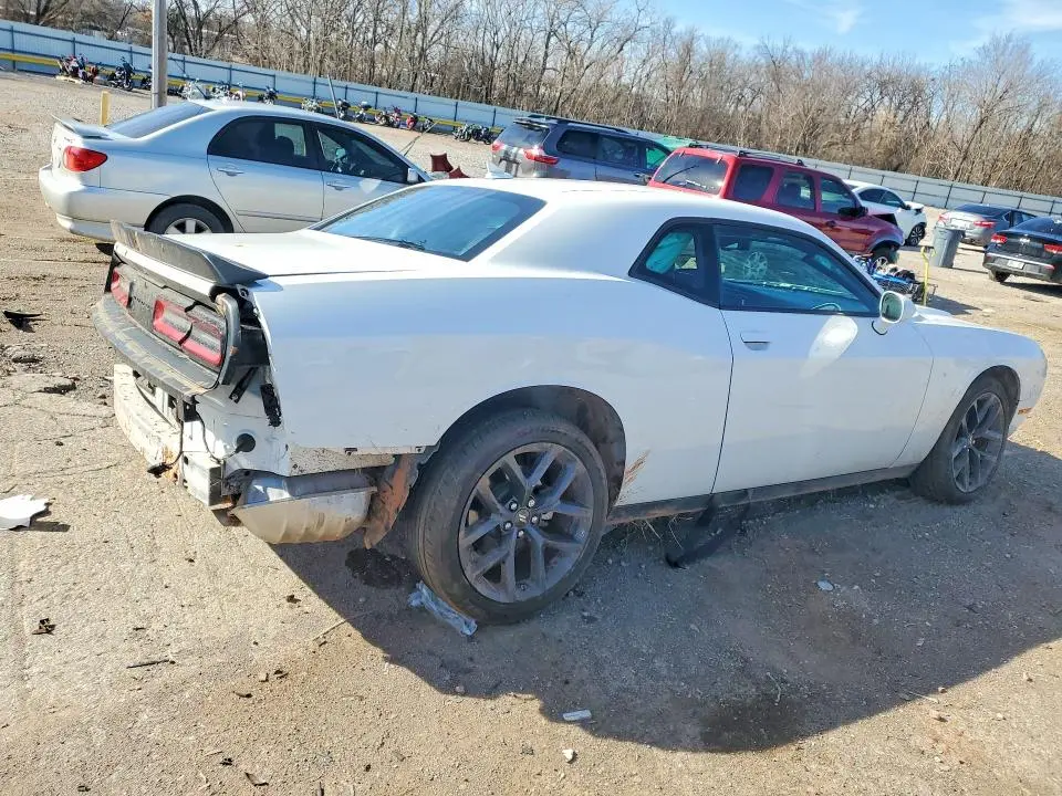 2022 DODGE CHALLENGER SXT  