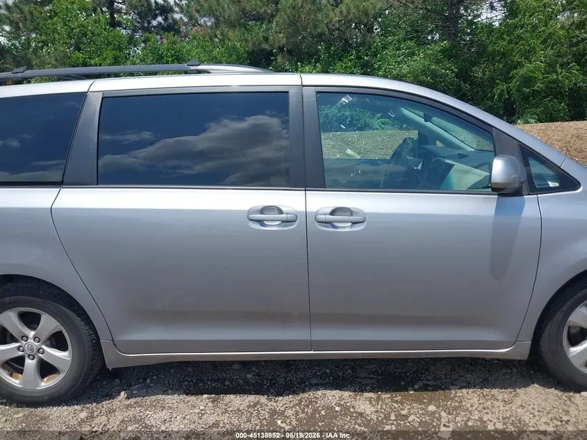 2012 TOYOTA SIENNA LE V6 8 PASSENGER