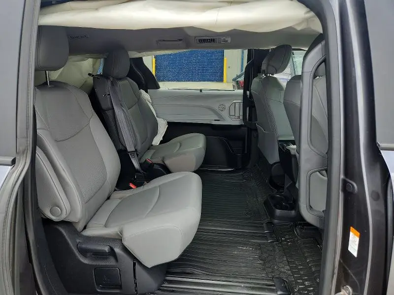 2025 TOYOTA SIENNA XLE 8-PASSENGER  