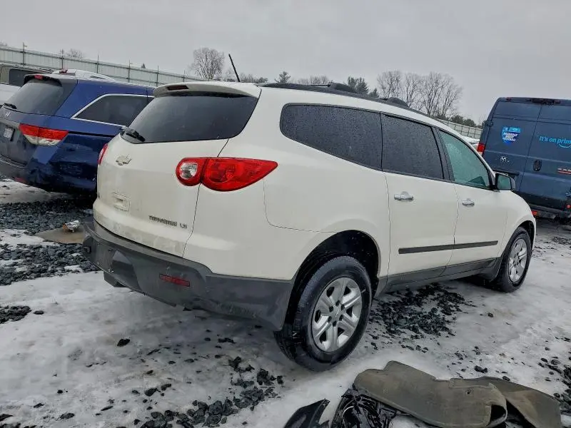 2012 CHEVROLET TRAVERSE LS  