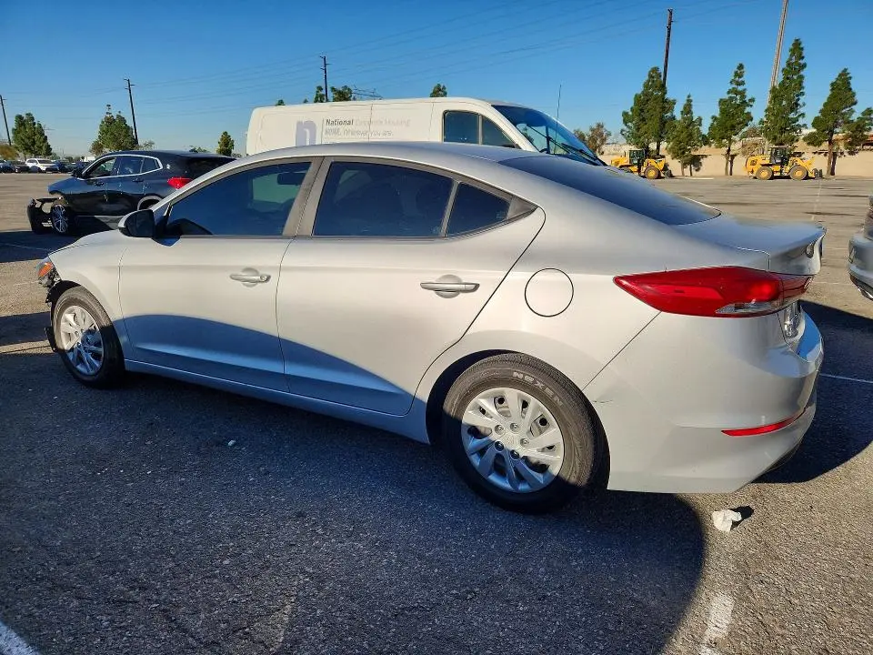 2018 HYUNDAI ELANTRA SE  