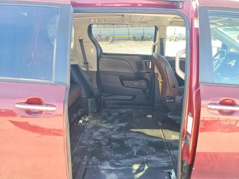 2019 TOYOTA SIENNA LIMITED PREMIUM 7-PASSENGER  