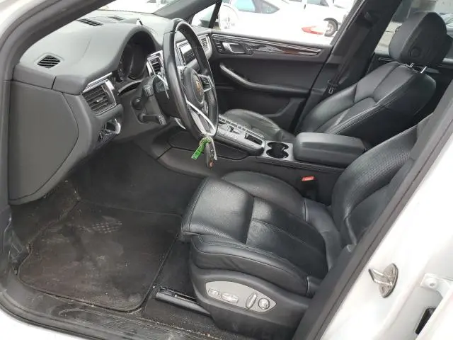 2017 PORSCHE MACAN   