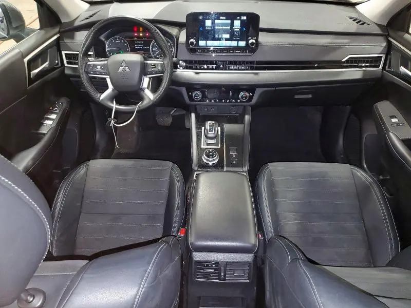 2023 MITSUBISHI OUTLANDER SE  