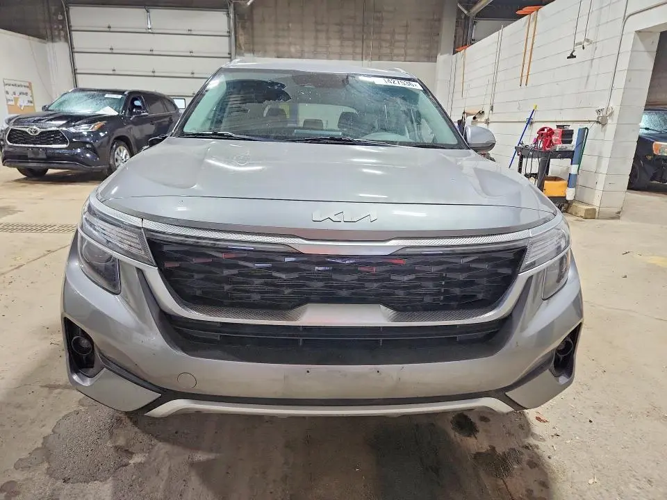 2022 KIA SELTOS S  