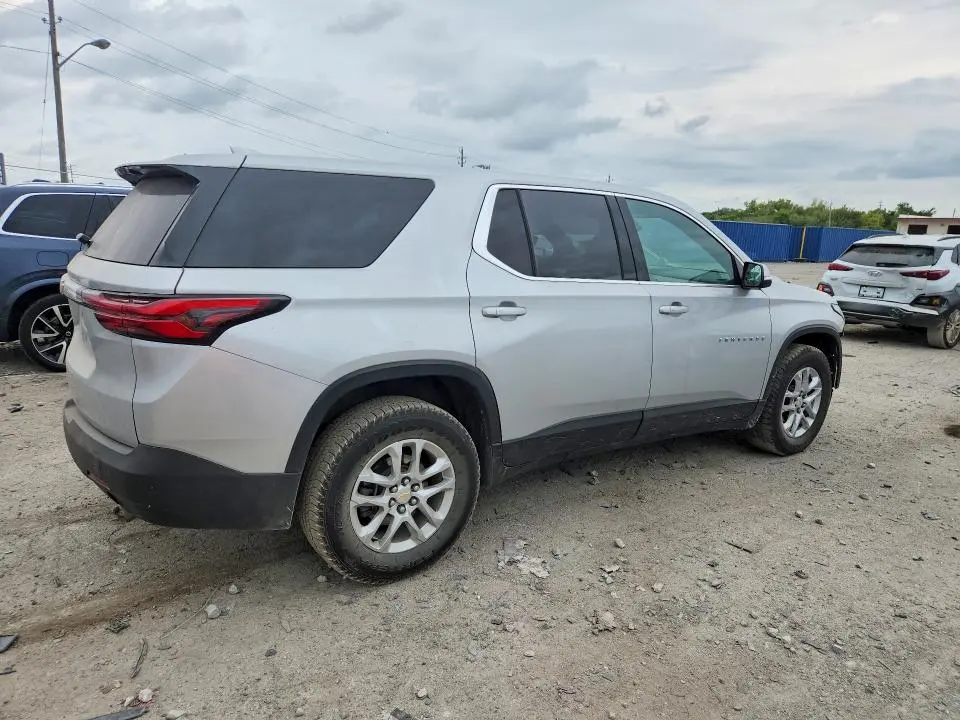 2022 CHEVROLET TRAVERSE LS  