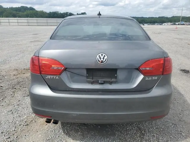 2013 VOLKSWAGEN JETTA SE  