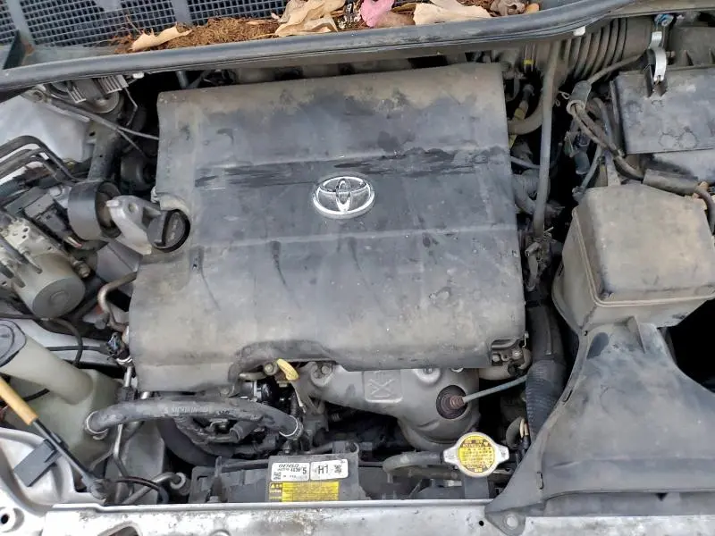 2014 TOYOTA SIENNA LE  