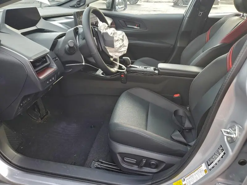 2025 TOYOTA PRIUS SE  