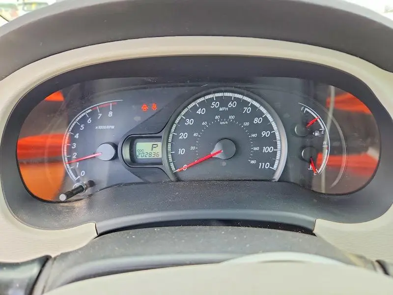2011 TOYOTA SIENNA LE  