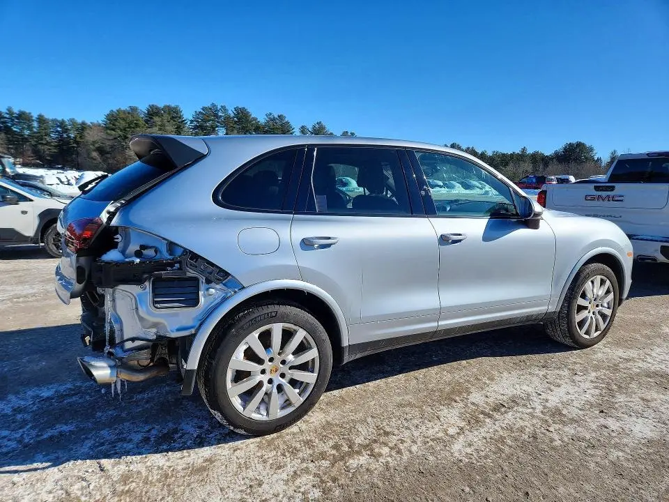 2017 PORSCHE CAYENNE   