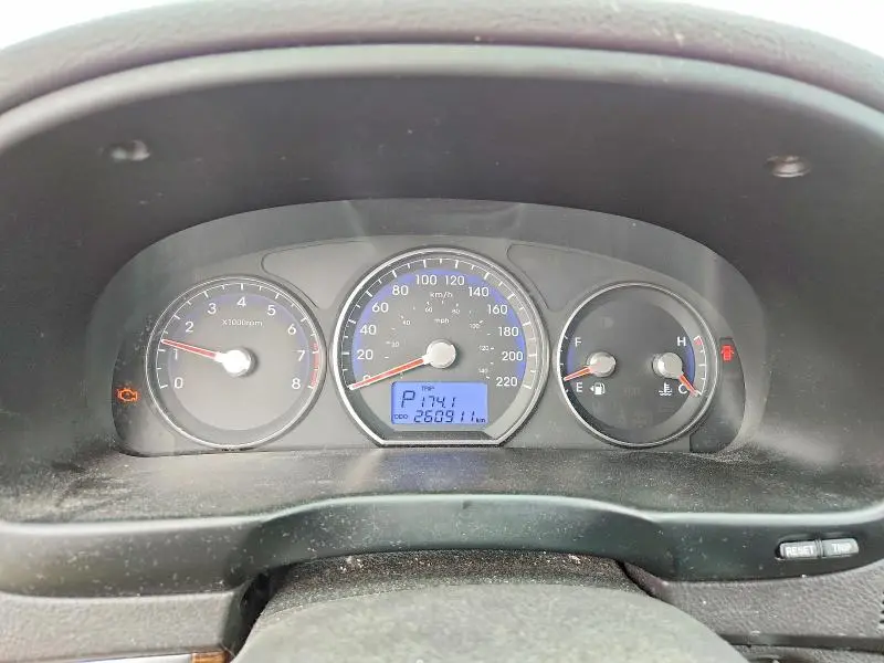 2010 HYUNDAI SANTA FE GLS  
