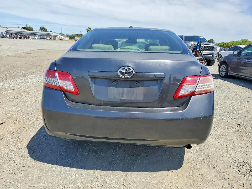 2010 TOYOTA CAMRY LE  
