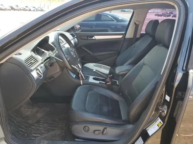 2013 VOLKSWAGEN PASSAT SE  