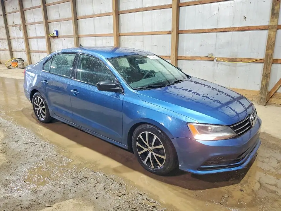 2016 VOLKSWAGEN JETTA SE  