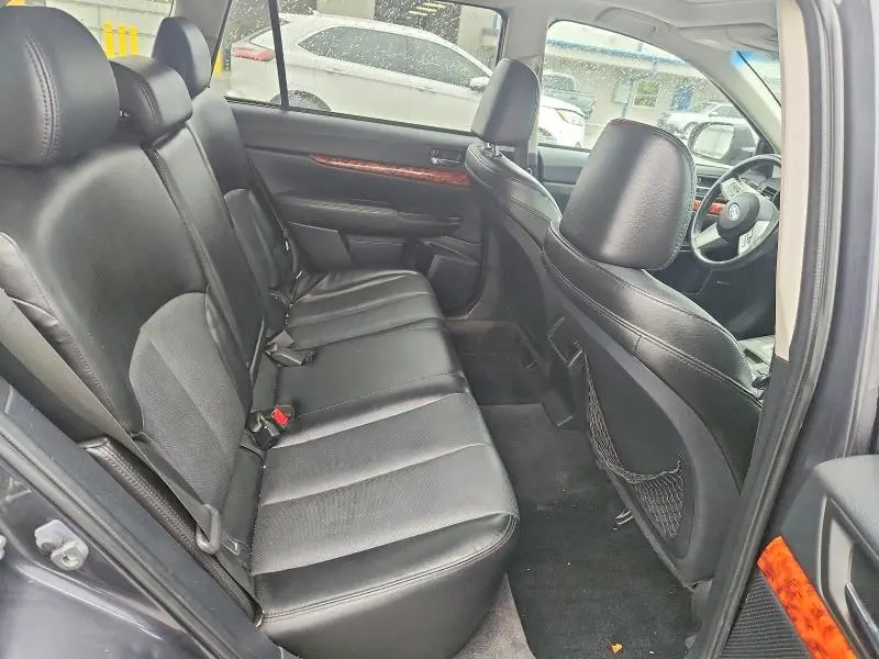 2011 SUBARU OUTBACK 3.6R LIMITED  