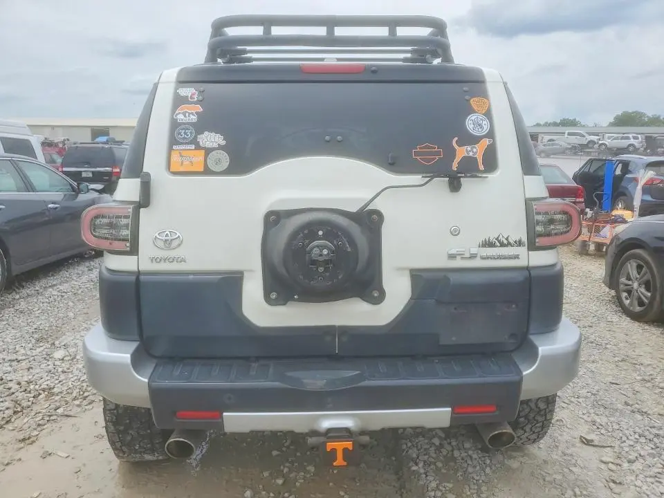 2011 TOYOTA FJ CRUISER BASE  