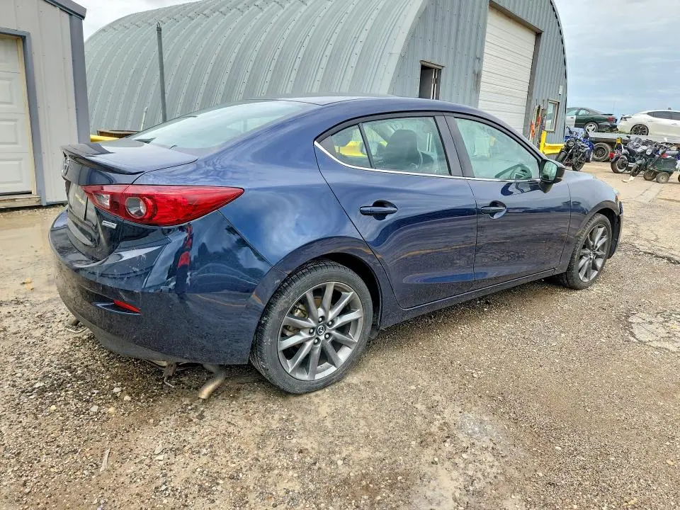 2018 MAZDA 3 TOURING  