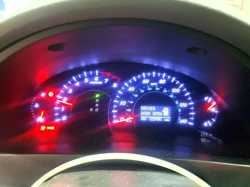 2011 TOYOTA CAMRY XLE  