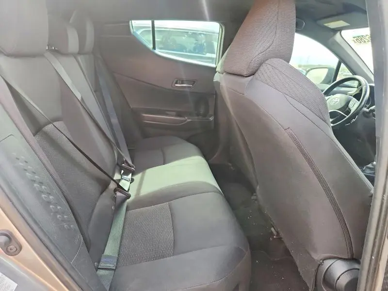 2019 TOYOTA C-HR XLE  