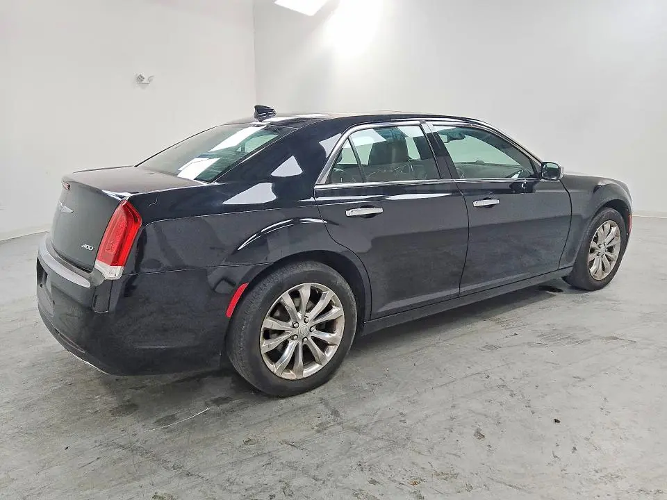 2019 CHRYSLER 300 LIMITED  