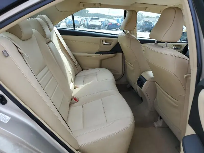 2016 TOYOTA CAMRY LE  