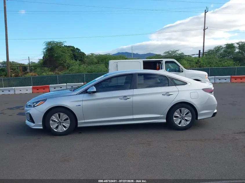 2018 HYUNDAI SONATA HYBRID SE