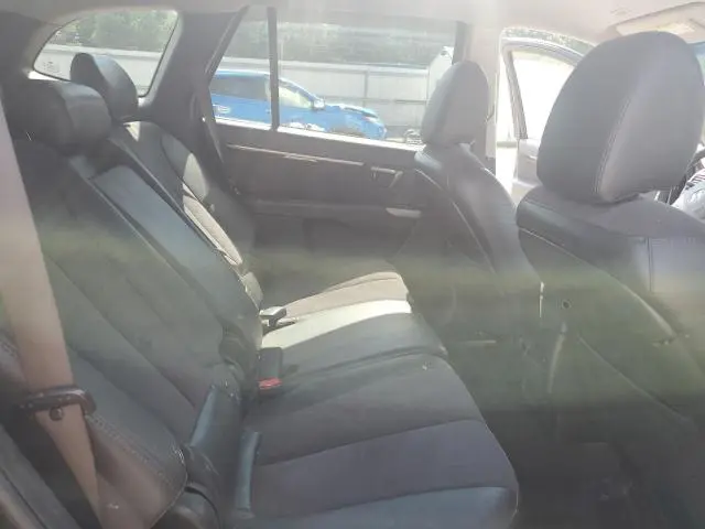 2011 HYUNDAI SANTA FE SE  