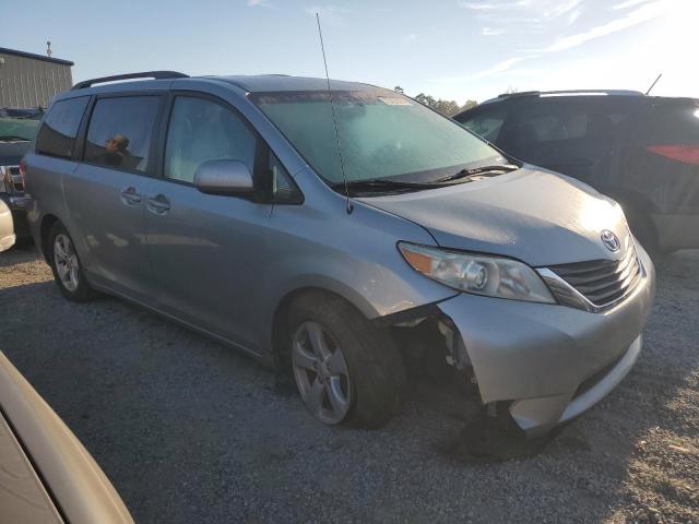 2011 TOYOTA SIENNA LE