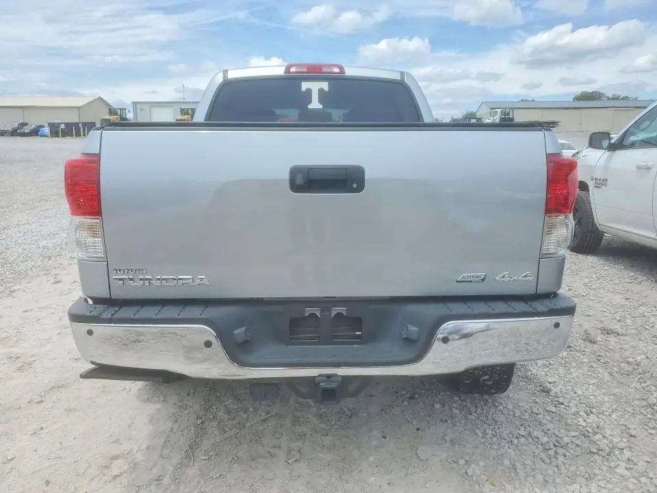 2010 TOYOTA TUNDRA CREWMAX LIMITED  