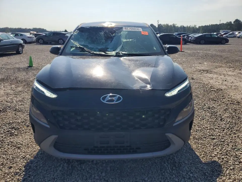 2023 HYUNDAI KONA SE  