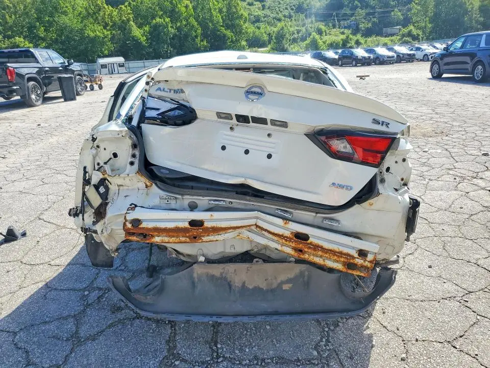 2019 NISSAN ALTIMA SR  