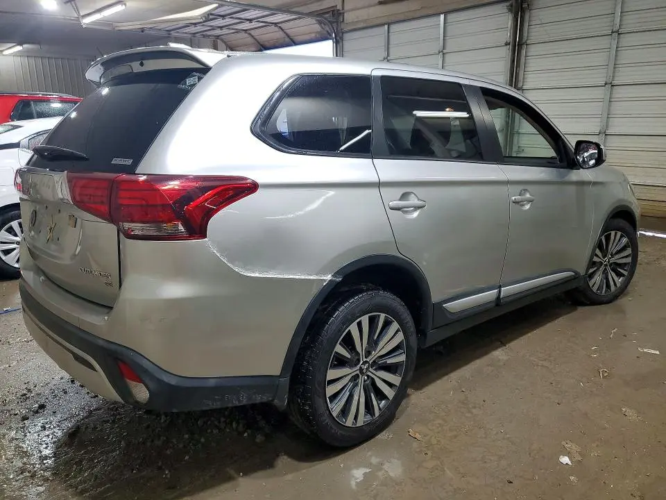 2019 MITSUBISHI OUTLANDER SE  