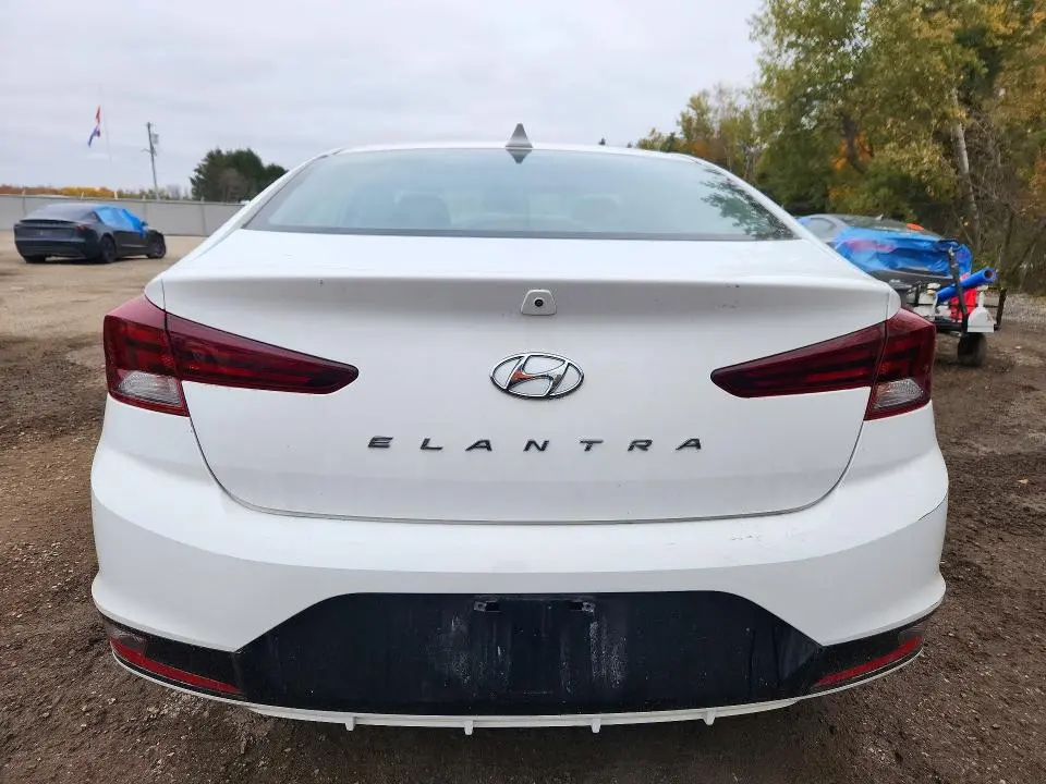 2019 HYUNDAI ELANTRA SE  