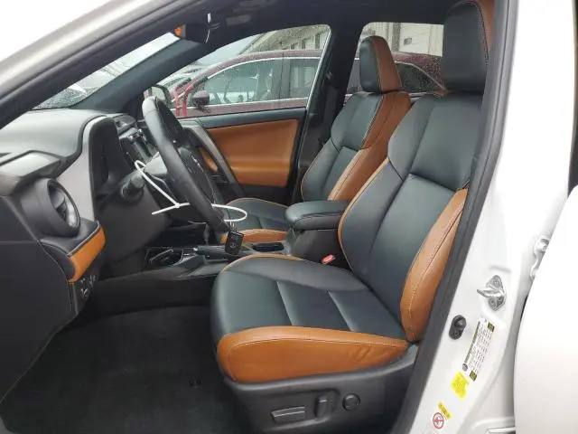 2018 TOYOTA RAV4 SE  