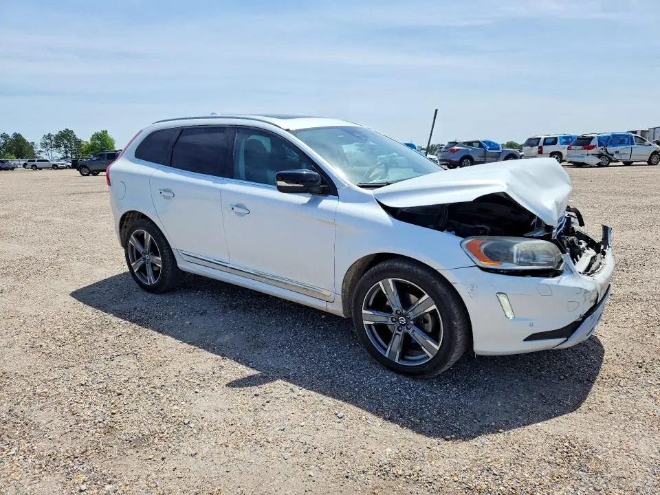 2017 VOLVO XC60 T5 DYNAMIC  