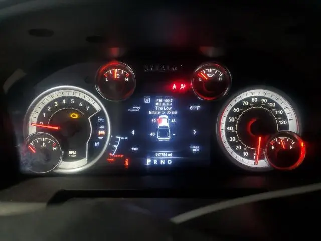 2017 RAM 1500 SLT  